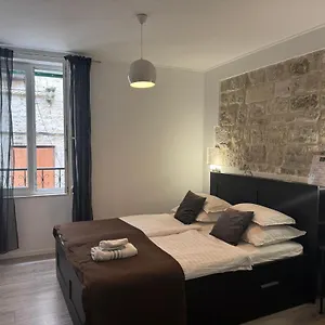 https://palace-wall-residences.splithotels.org