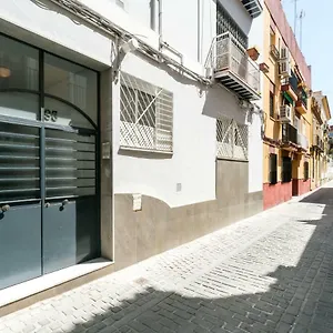 Triana 3 Bedrooms & 2 Bath Parking Included Sevilla